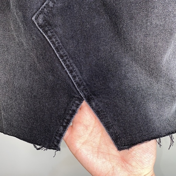 H&M Button Fly Distressed Jean Skirt Mini - Picture 5 of 7